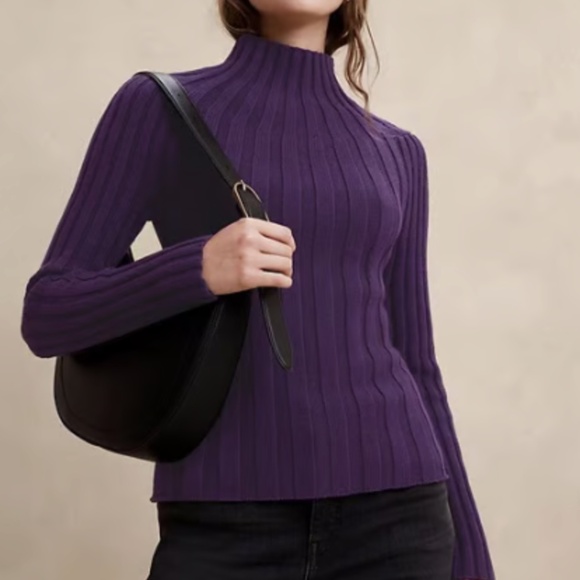 Banana Republic Purple Sweater - Picture 1 of 7